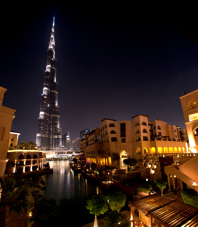 Burj Khalifia from the Souk Al Bahar, Dubai, United Arab Emirates